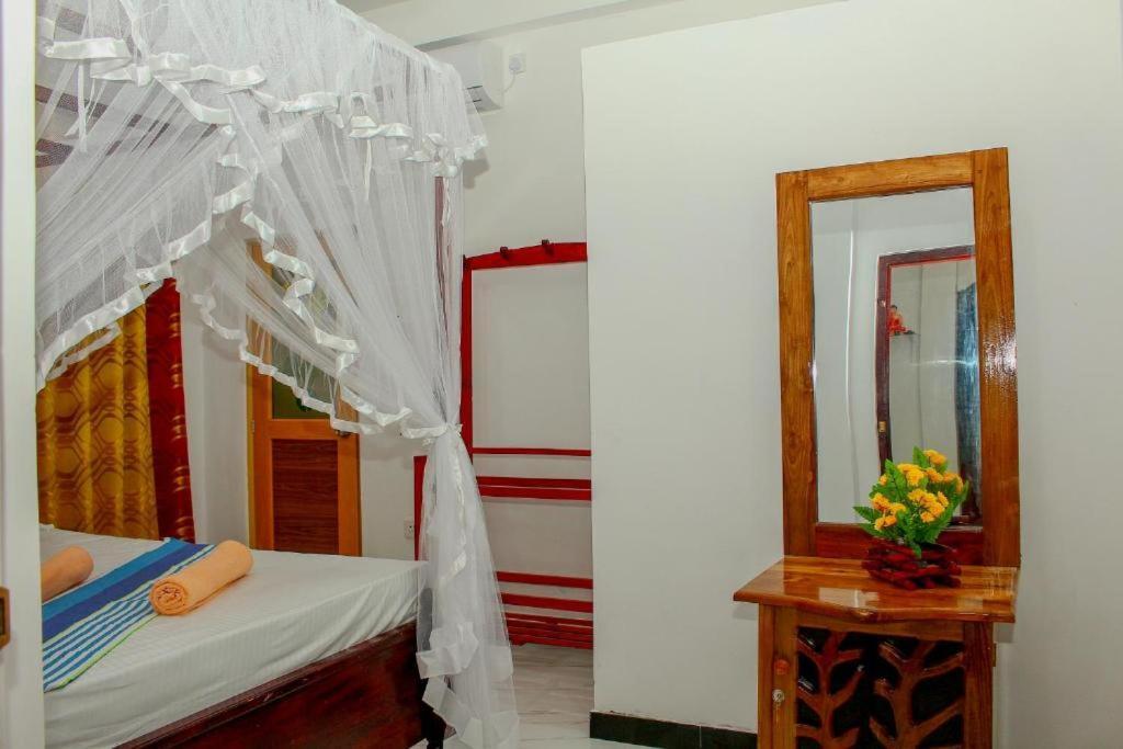 Mirissa Breeze Hotel Kültér fotó